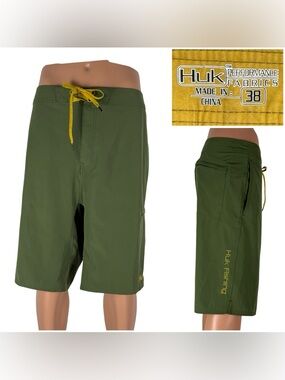 Huk Men 38 Fishing Shorts Green Cargo Performance Fabrics Pockets 11” Inseam EUC